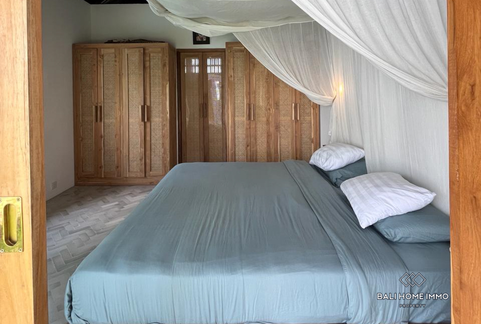 Villa familiale de 2 chambres + 1 bureau, récemment rénovée, à vendre à Bali Umalas view 11