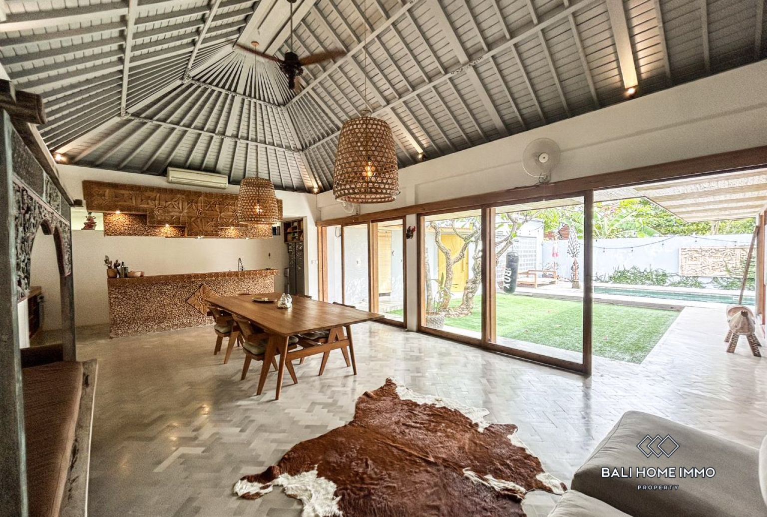 Villa familiale de 2 chambres + 1 bureau, récemment rénovée, à vendre à Bali Umalas view 6