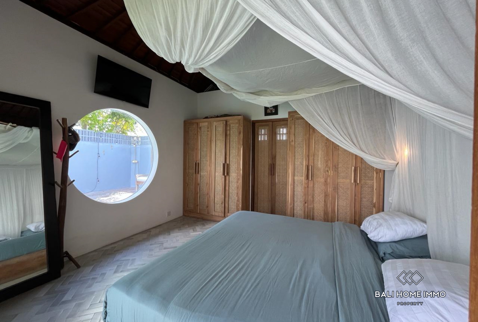 Villa familiale de 2 chambres + 1 bureau, récemment rénovée, à vendre à Bali Umalas view 12