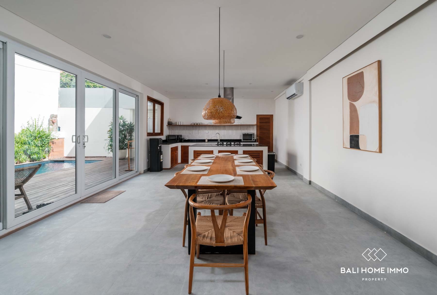Newly Renovated 3 Bedroom Villa for Leasehold Sale in Berawa Bali view 5