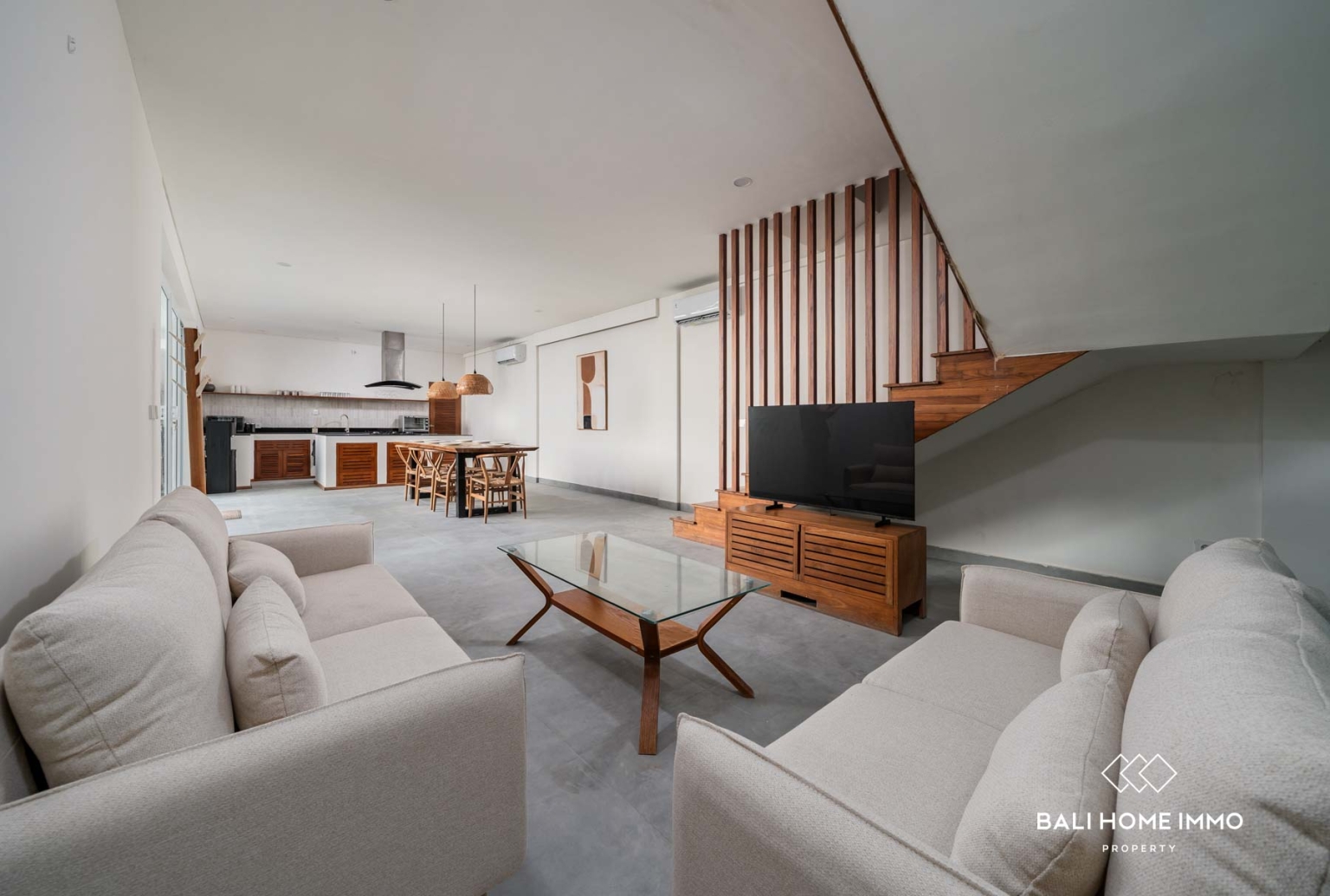 Newly Renovated 3 Bedroom Villa for Leasehold Sale in Berawa Bali view 4