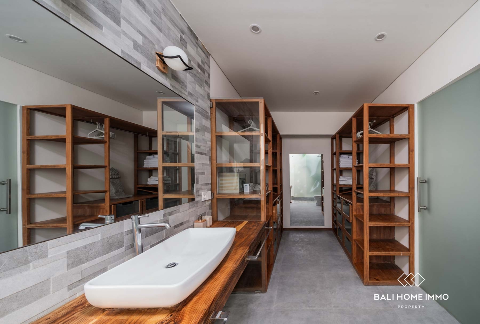 Newly Renovated 3 Bedroom Villa for Leasehold Sale in Berawa Bali view 16