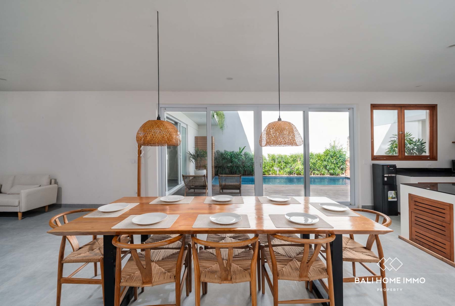 Newly Renovated 3 Bedroom Villa for Leasehold Sale in Berawa Bali view 6