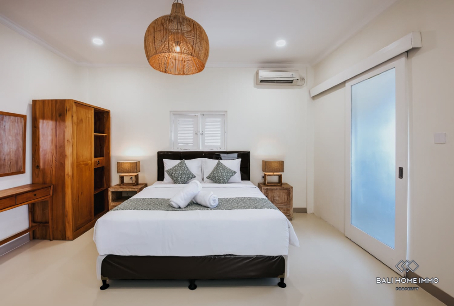 Newly Renovated 3 Bedroom Villa for Sale and Rent in Bali Umalas view 15