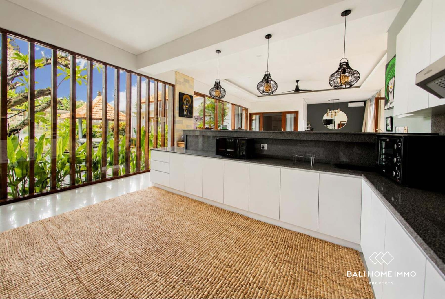Newly Renovated 3 Bedroom Villa for Yearly Rental in Berawa view 4