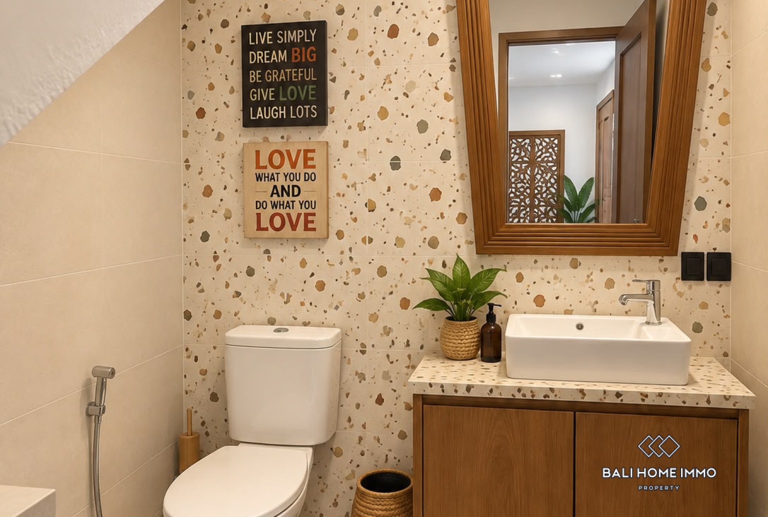 Newly Renovated 3 Bedrooms Villa For Sale and Rental in Seminyak Bali view 5
