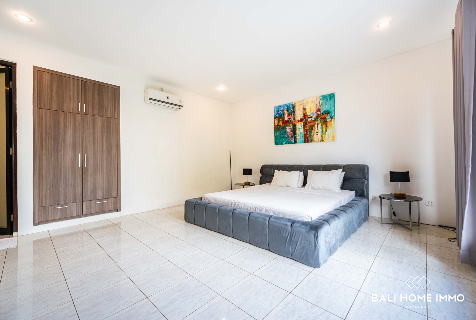 Newly Renovated 4 Bedroom Villa for Yearly Rental in Bali Petitenget view 15