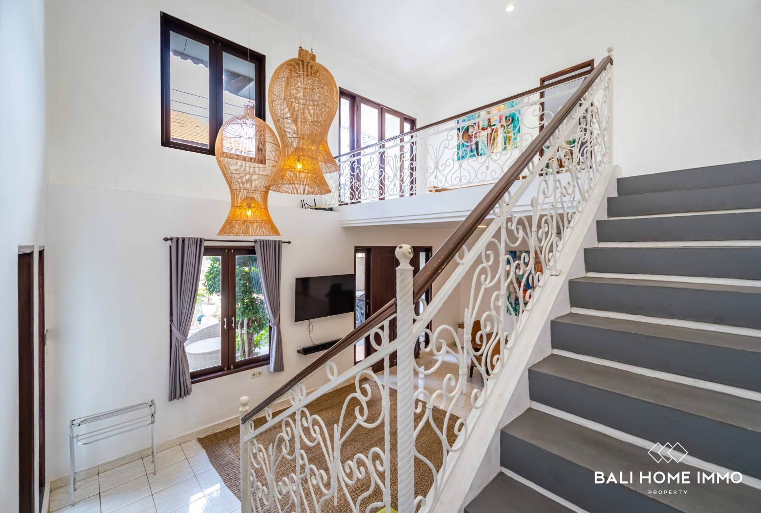 Newly Renovated 4 Bedroom Villa for Yearly Rental in Bali Petitenget view 7