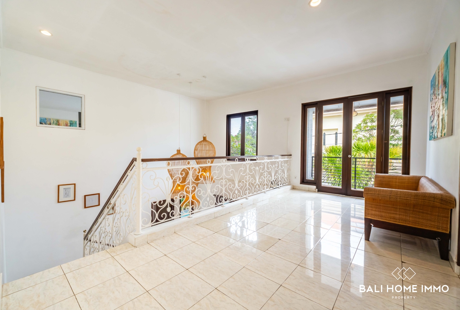 Newly Renovated 4 Bedroom Villa for Yearly Rental in Bali Petitenget view 9