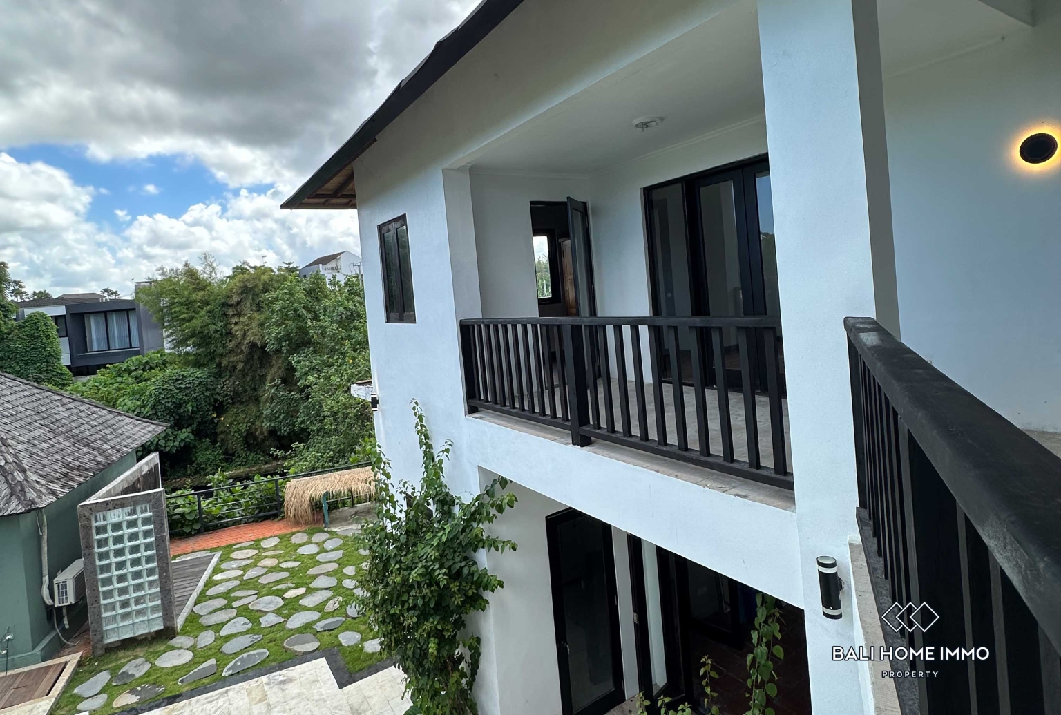 Villa familiale de 6 chambres récemment rénovée à vendre à Bali, plage de Pererenan view 14