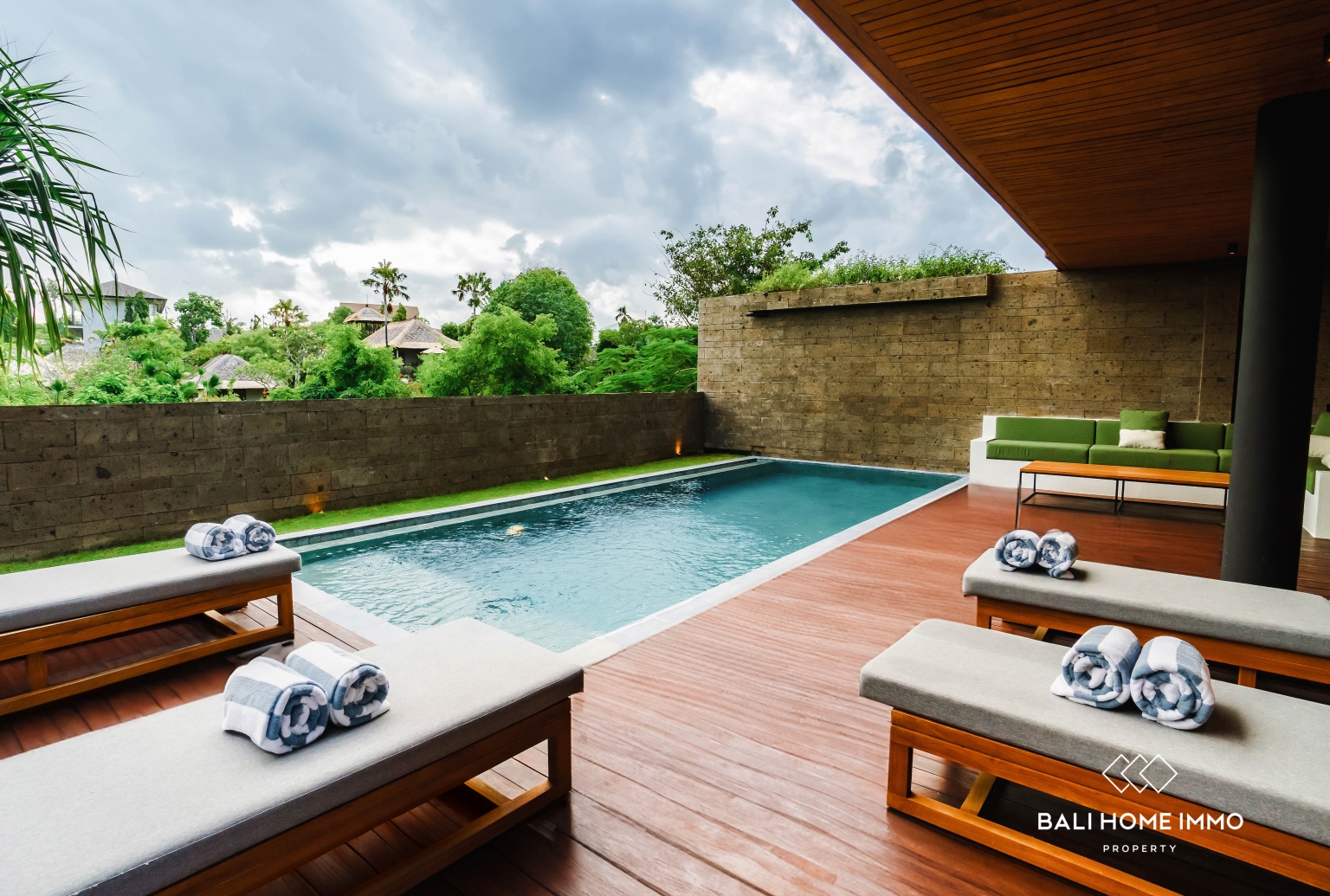 Ocean View 4 Bedroom Villa For Sale In Berawa view 28