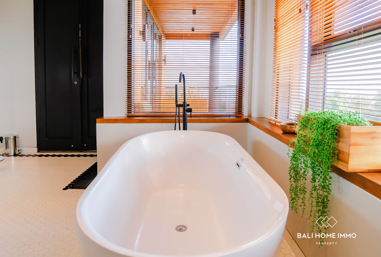 Ocean View 4 Bedroom Villa For Sale In Berawa view 26