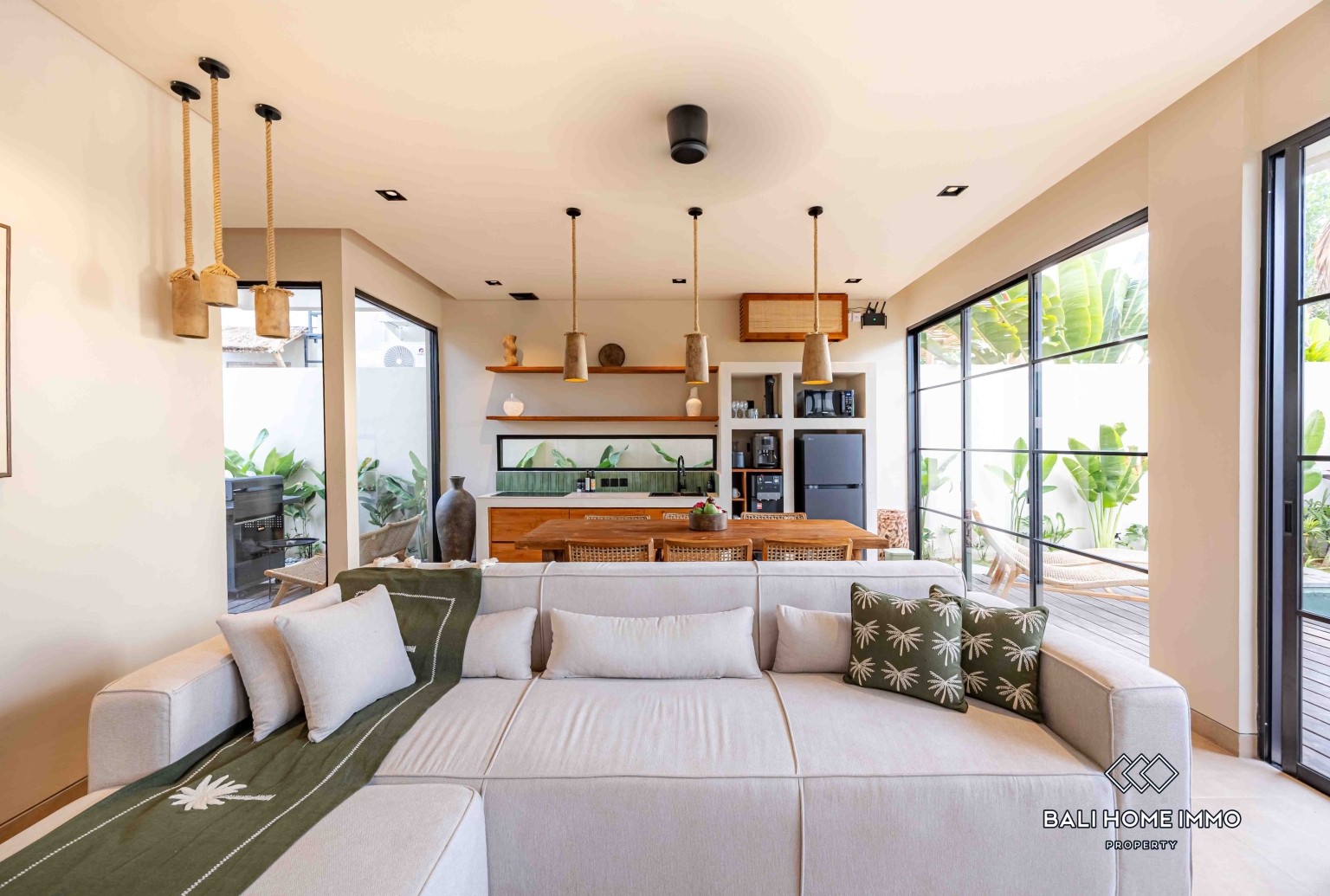Villa modern 2 kamar off-plan berpemandangan sawah dijual di Kedungu. view 6