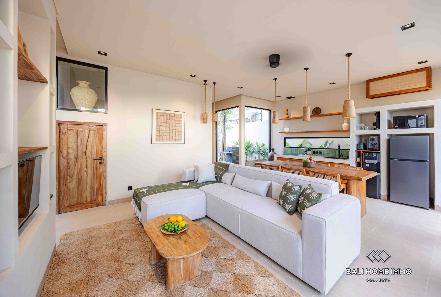 Villa modern 2 kamar off-plan berpemandangan sawah dijual di Kedungu. view 5