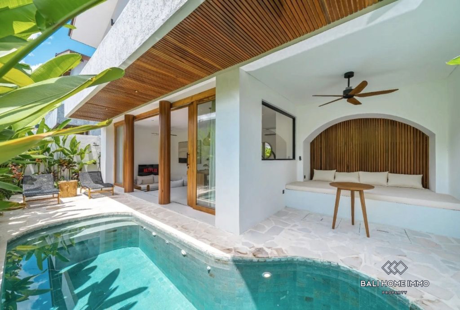 Villa de 2 chambres sur plan à vendre en location près de Seseh Beach Bali view 2