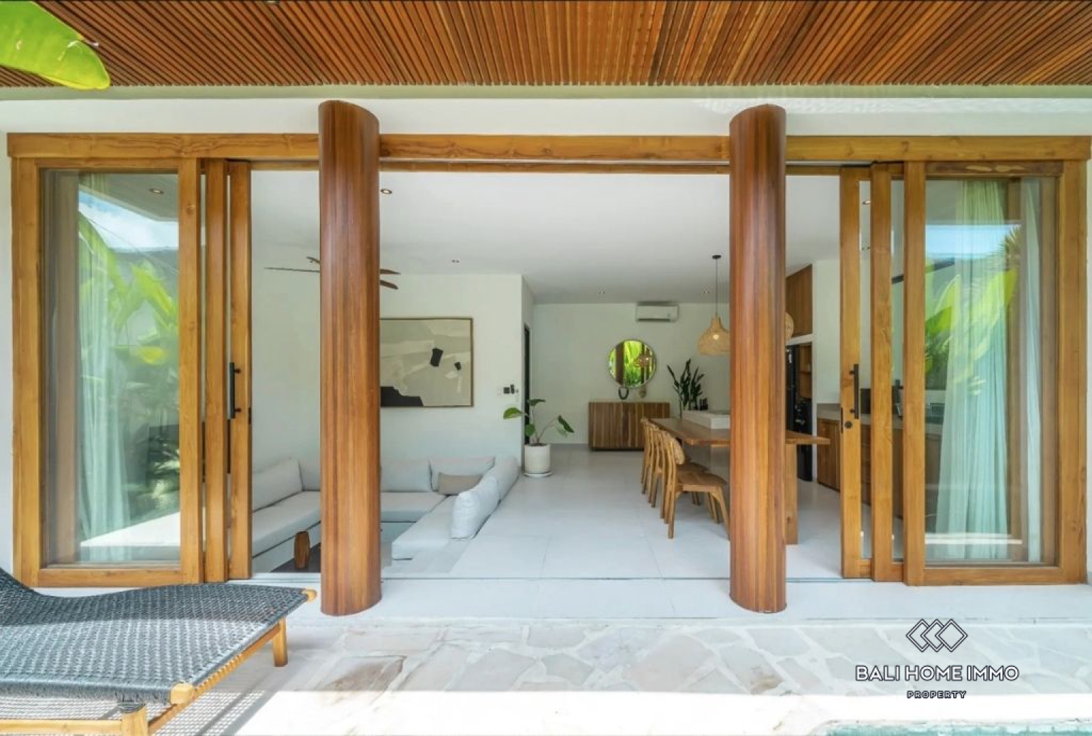 Villa de 2 chambres sur plan à vendre en location près de Seseh Beach Bali view 3