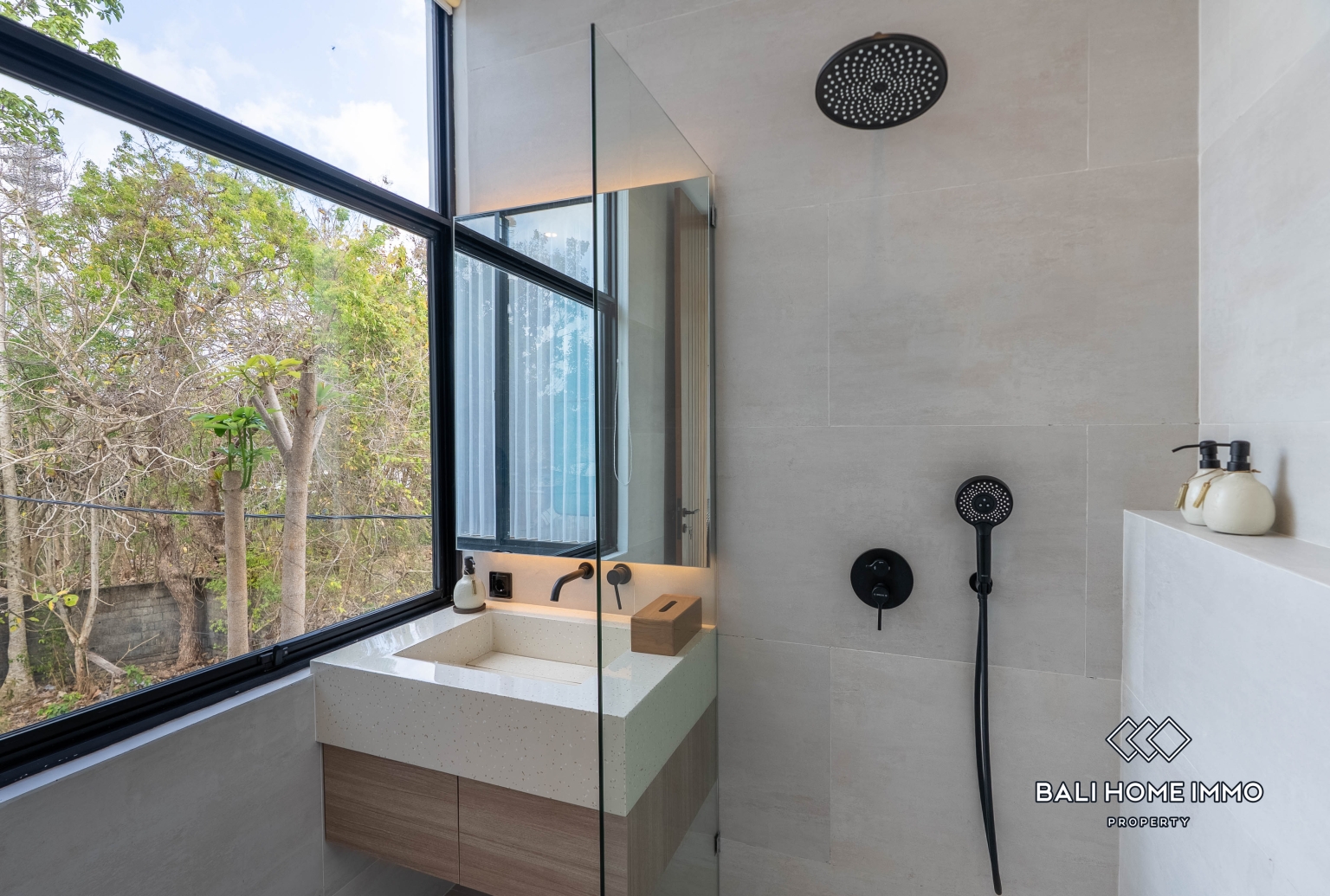BEAUTIFUL 3 BEDROOM VILLA FOR SALE LEASEHOLD and Freehold IN UNGASAN view 19