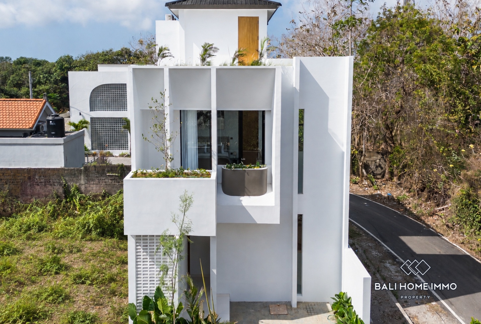 BEAUTIFUL 3 BEDROOM VILLA FOR SALE LEASEHOLD and Freehold IN UNGASAN view 23