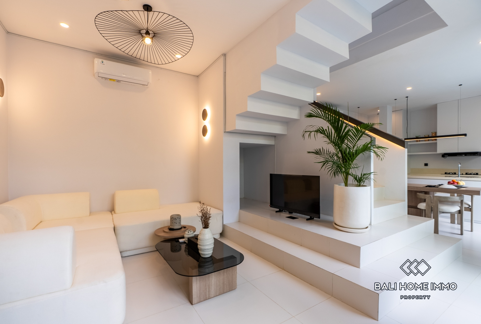 BEAUTIFUL 3 BEDROOM VILLA FOR SALE LEASEHOLD and Freehold IN UNGASAN view 3