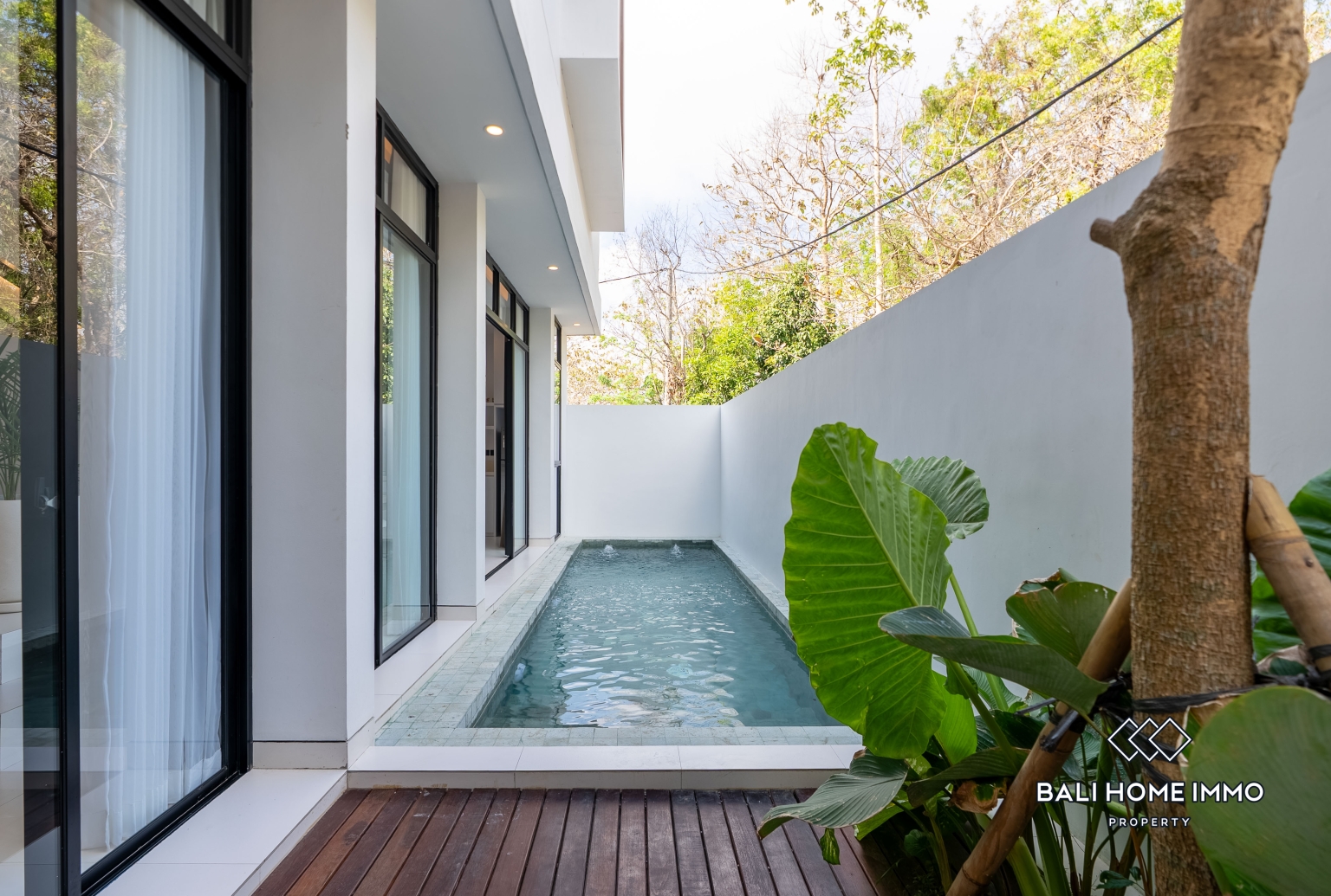 BEAUTIFUL 3 BEDROOM VILLA FOR SALE LEASEHOLD and Freehold IN UNGASAN view 2