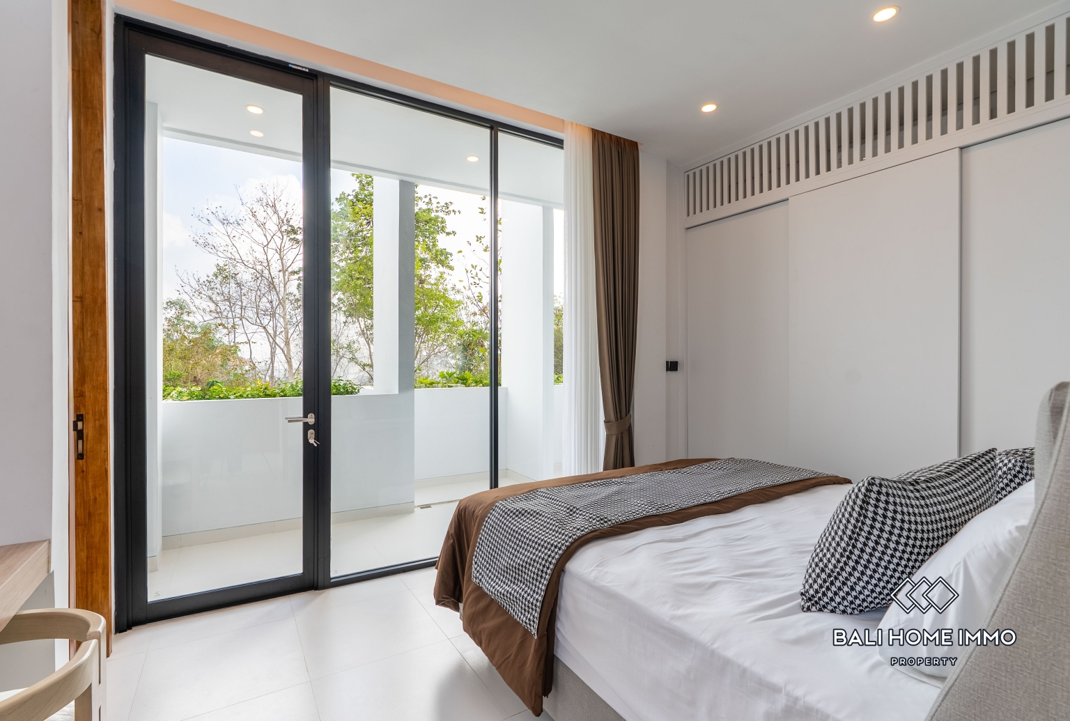 BEAUTIFUL 3 BEDROOM VILLA FOR SALE LEASEHOLD and Freehold IN UNGASAN view 13
