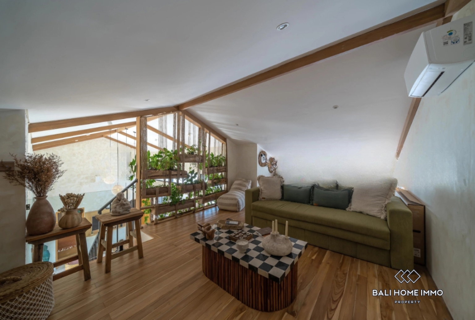 Villa de 3 chambres à coucher à vendre avec bail près de Seseh Beach Bali view 11