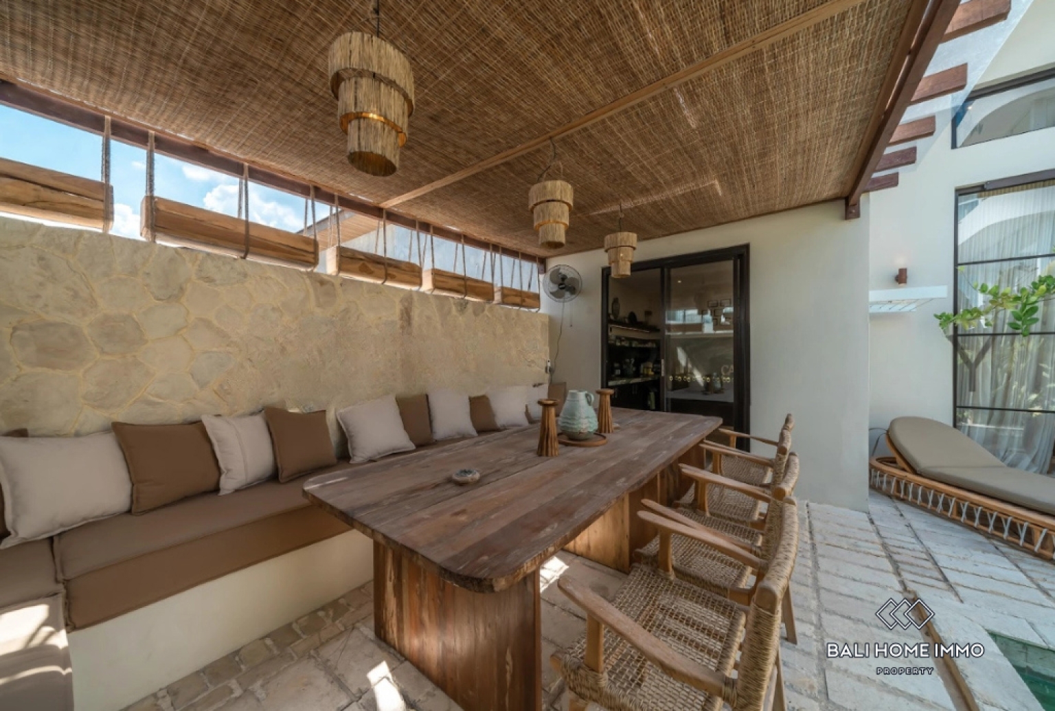 Villa de 3 chambres à coucher à vendre avec bail près de Seseh Beach Bali view 3