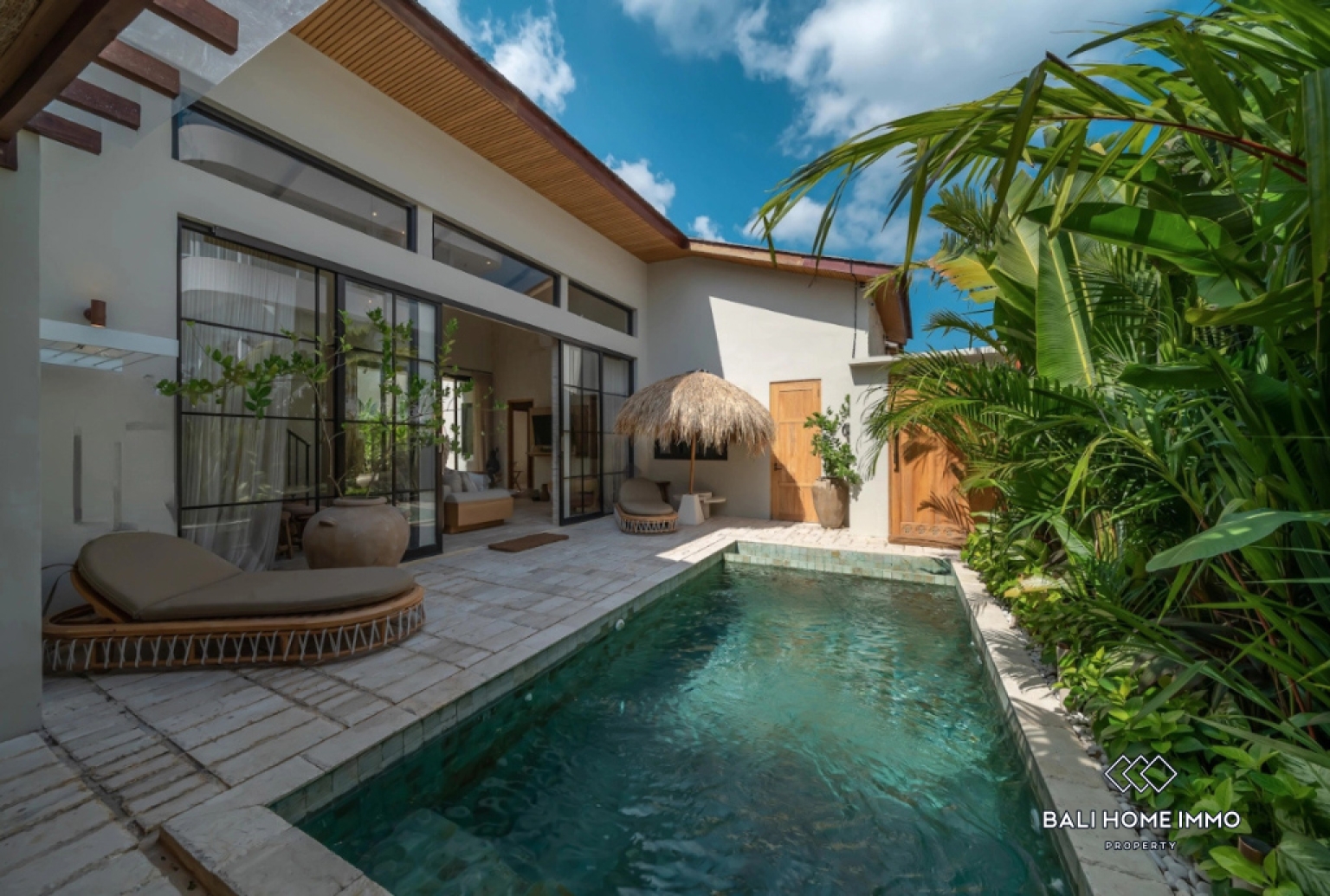 Villa de 3 chambres à coucher à vendre avec bail près de Seseh Beach Bali view 26