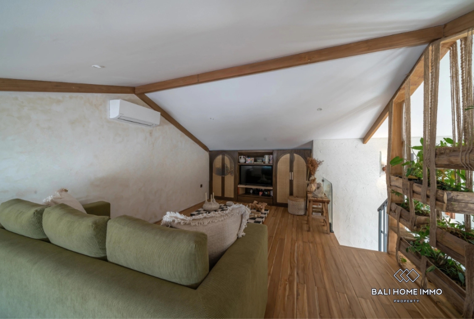 Villa de 3 chambres à coucher à vendre avec bail près de Seseh Beach Bali view 12