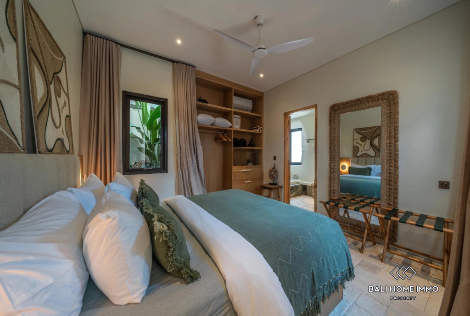 Villa de 3 chambres à coucher à vendre avec bail près de Seseh Beach Bali view 16