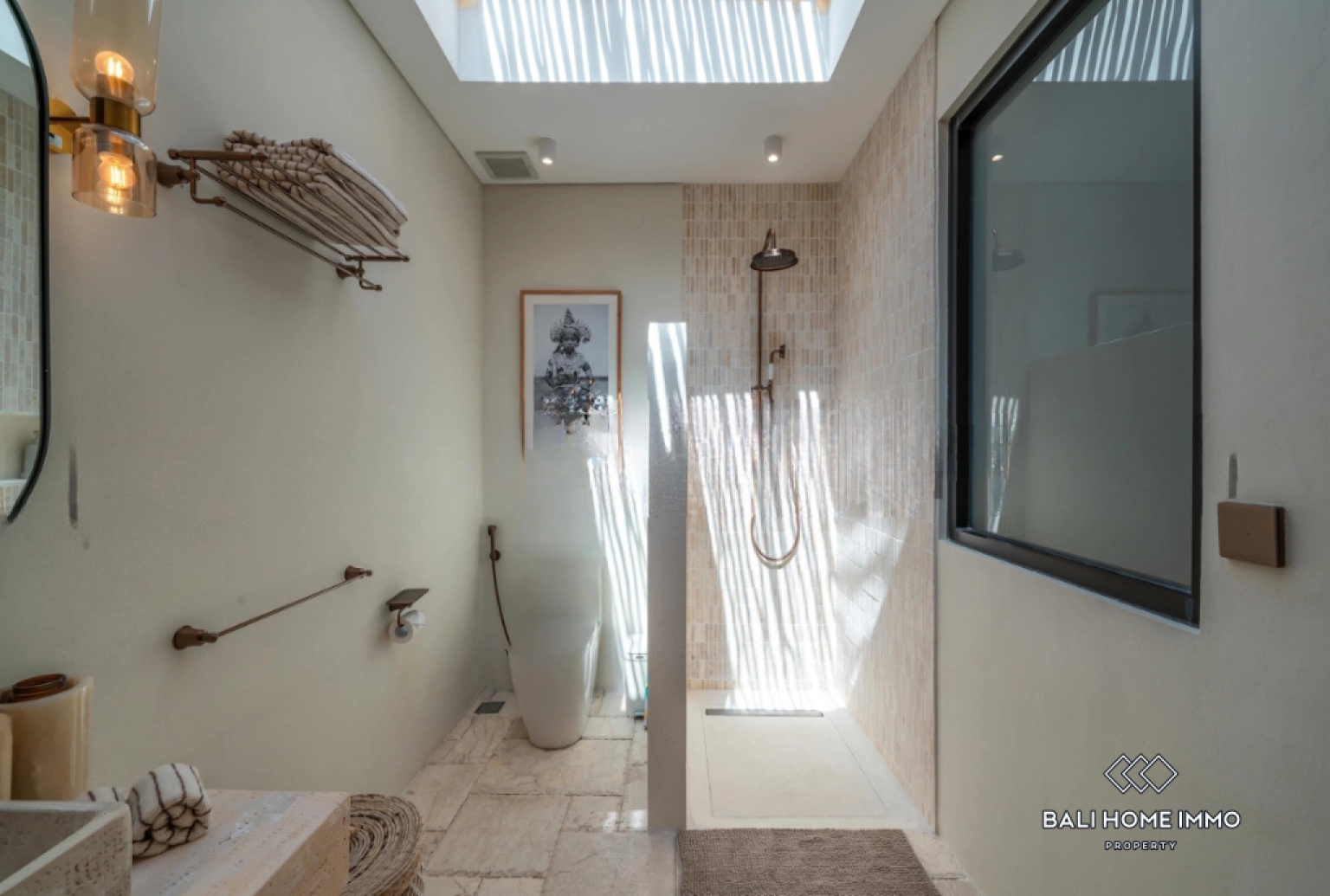 Villa de 3 chambres à coucher à vendre avec bail près de Seseh Beach Bali view 21
