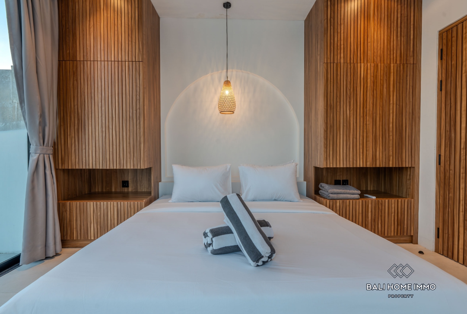 Villa moderne de 4 chambres sur plan à vendre à Umalas, Bali view 9