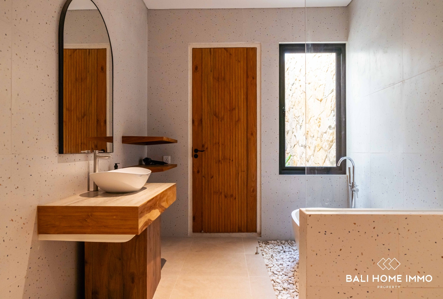 Villa baru dengan 4 kamar untuk dijual dan disewa di Seminyak. view 22