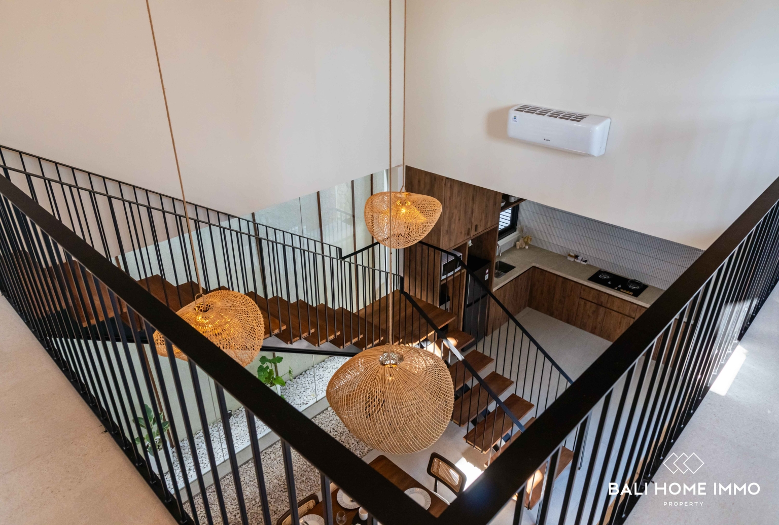 Villa baru dengan 4 kamar untuk dijual dan disewa di Seminyak. view 12
