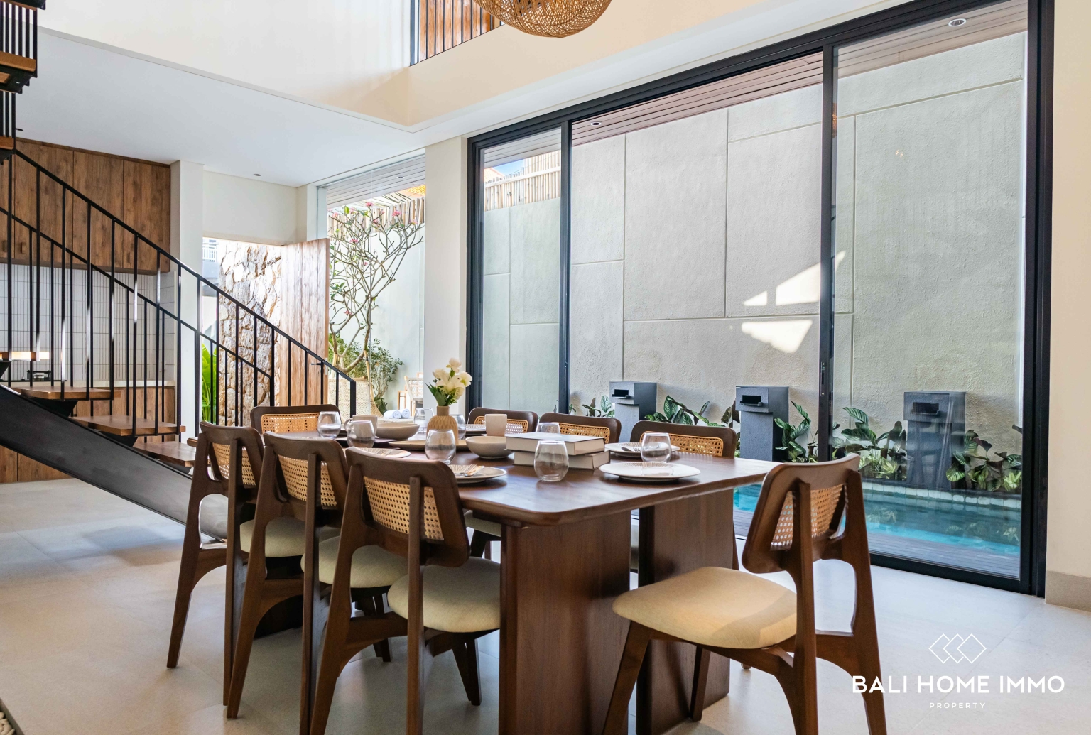 Villa baru dengan 4 kamar untuk dijual dan disewa di Seminyak. view 9