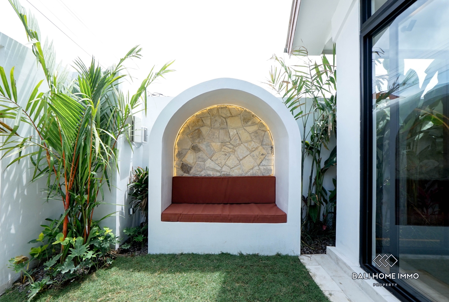 Villa tropicale neuve d'une chambre à vendre à Ungasan view 4