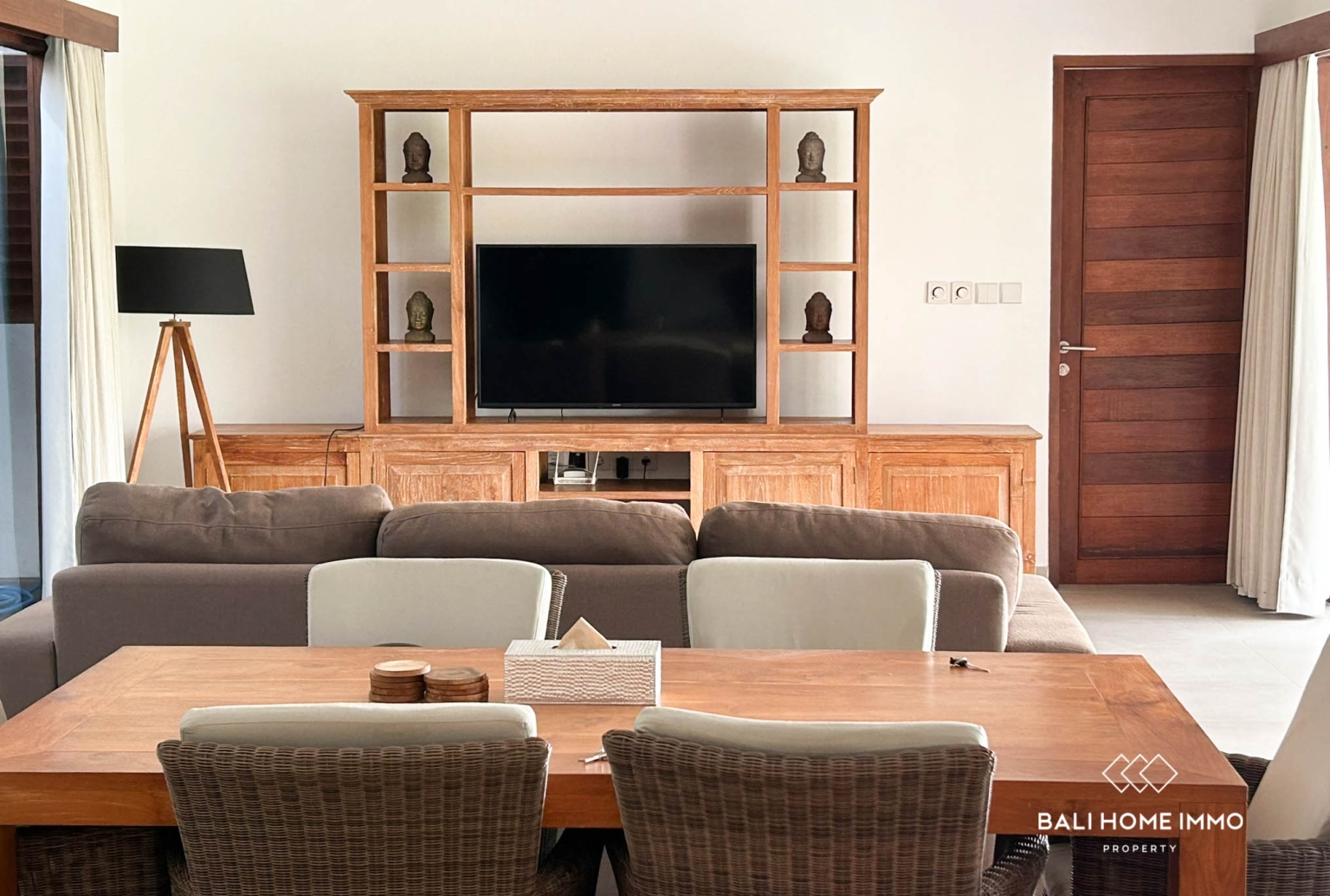 Peaceful 3 Bedroom Leasehold Villa with Rice Field Views in Babakan, Canggu view 3
