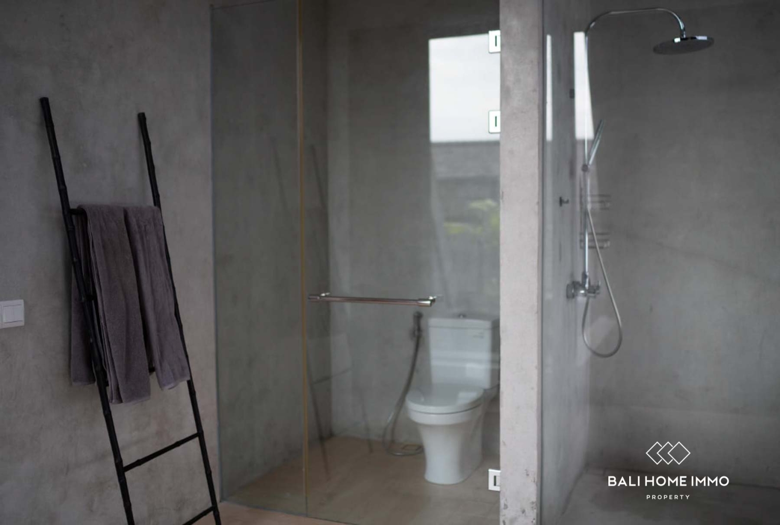Villa Tenang dengan 4 Kamar Dijual dengan Hak Milik di Berawa, Bali view 17