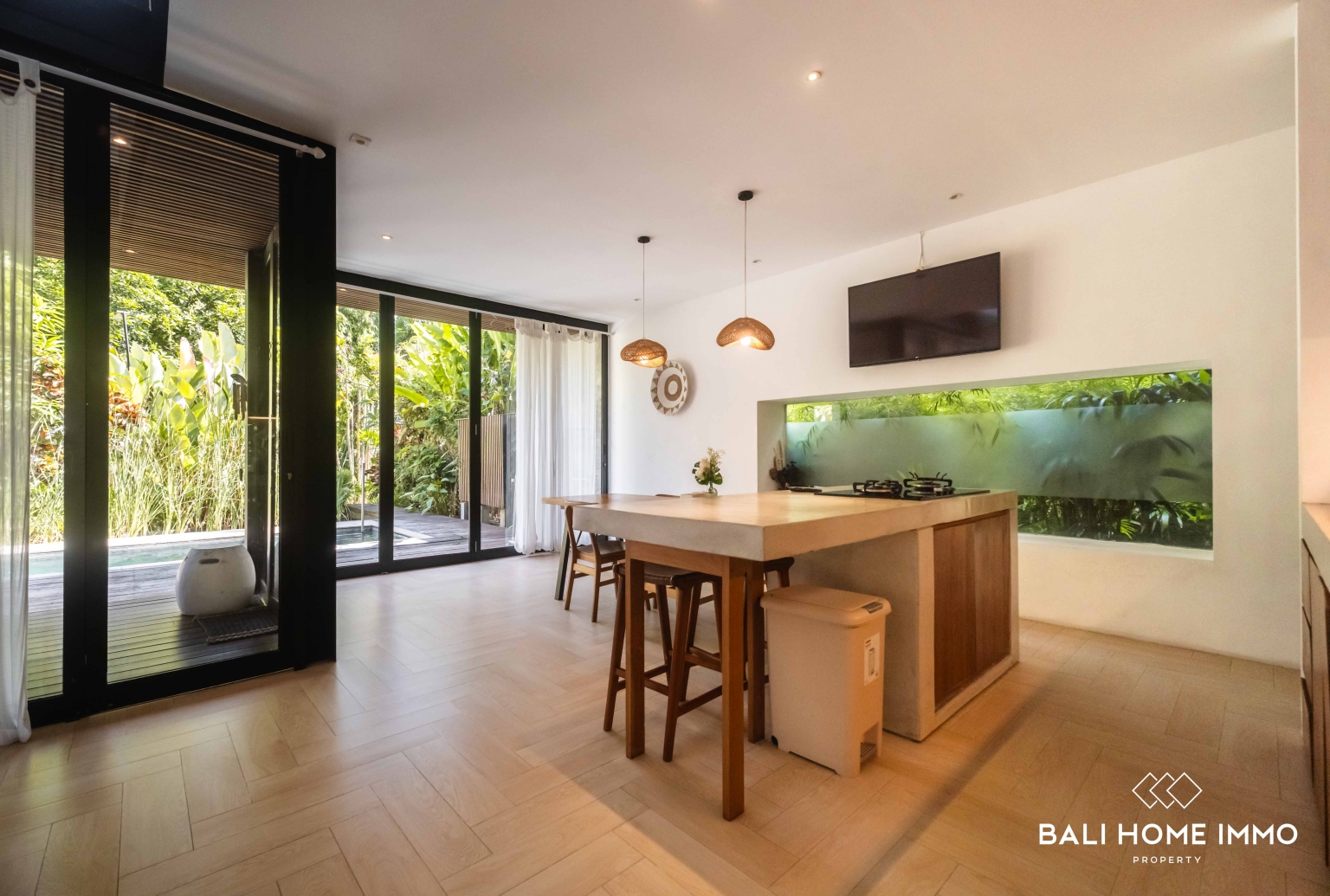 Peaceful 4 Bedroom Villa for Freehold Sale in Berawa Bali view 4