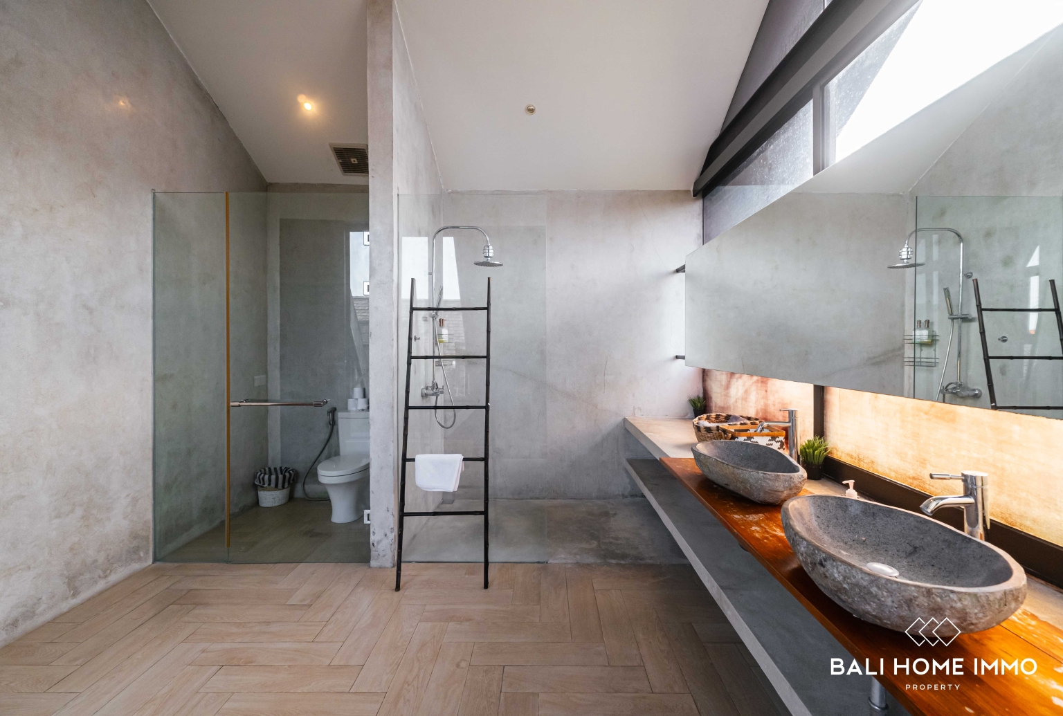 Peaceful 4 Bedroom Villa for Freehold Sale in Berawa Bali view 25