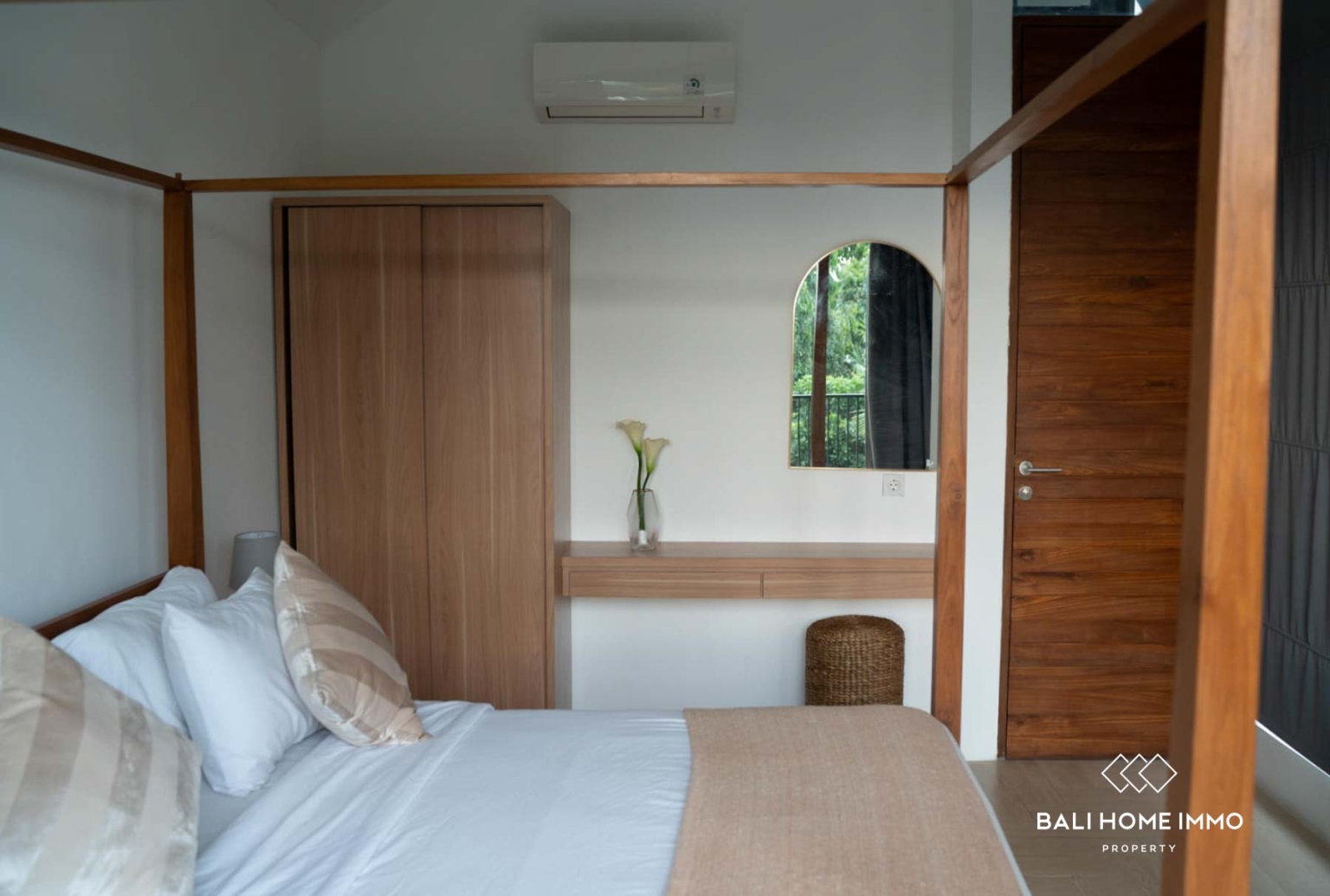 Villa Tenang dengan 4 Kamar Dijual dengan Hak Milik di Berawa, Bali view 11