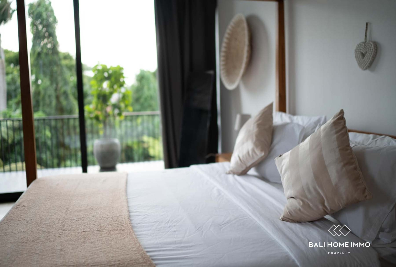 Villa Tenang dengan 4 Kamar Dijual dengan Hak Milik di Berawa, Bali view 10