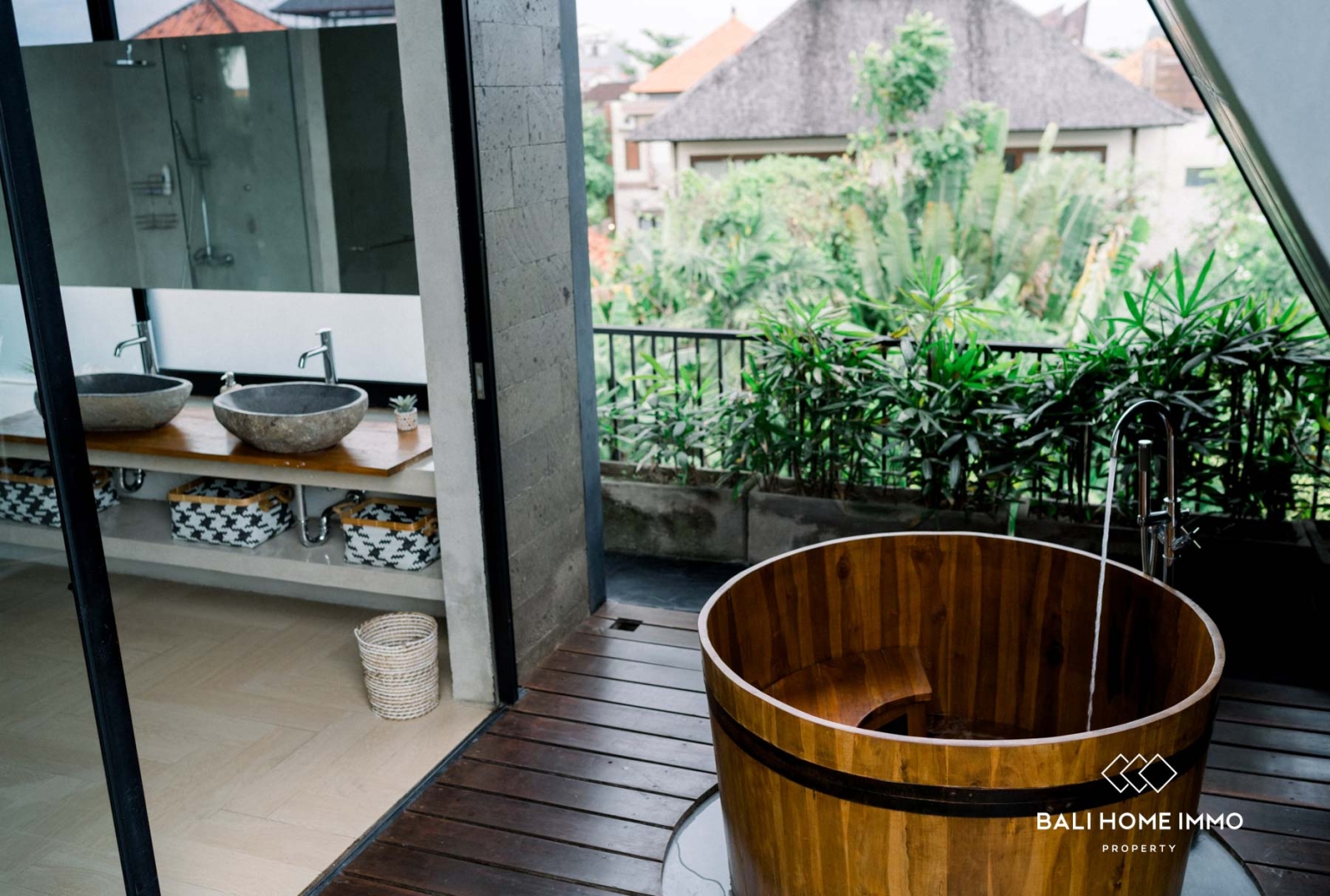 Villa Tenang dengan 4 Kamar Dijual dengan Hak Milik di Berawa, Bali view 14