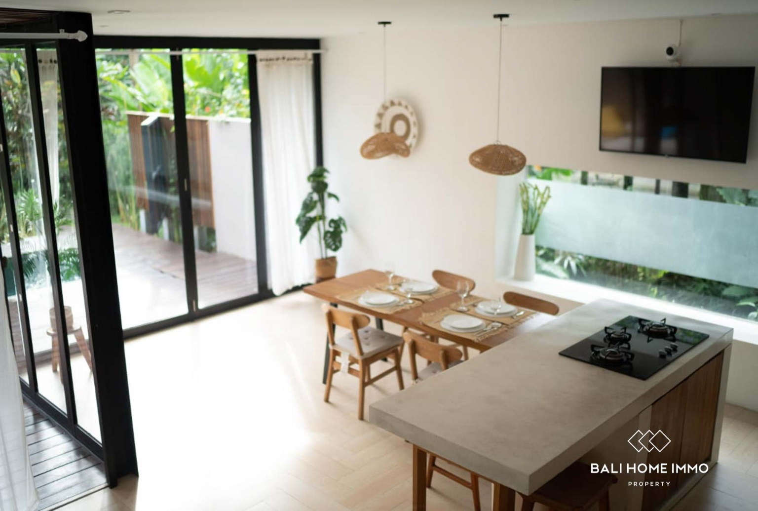 Villa Tenang dengan 4 Kamar Dijual dengan Hak Milik di Berawa, Bali view 6