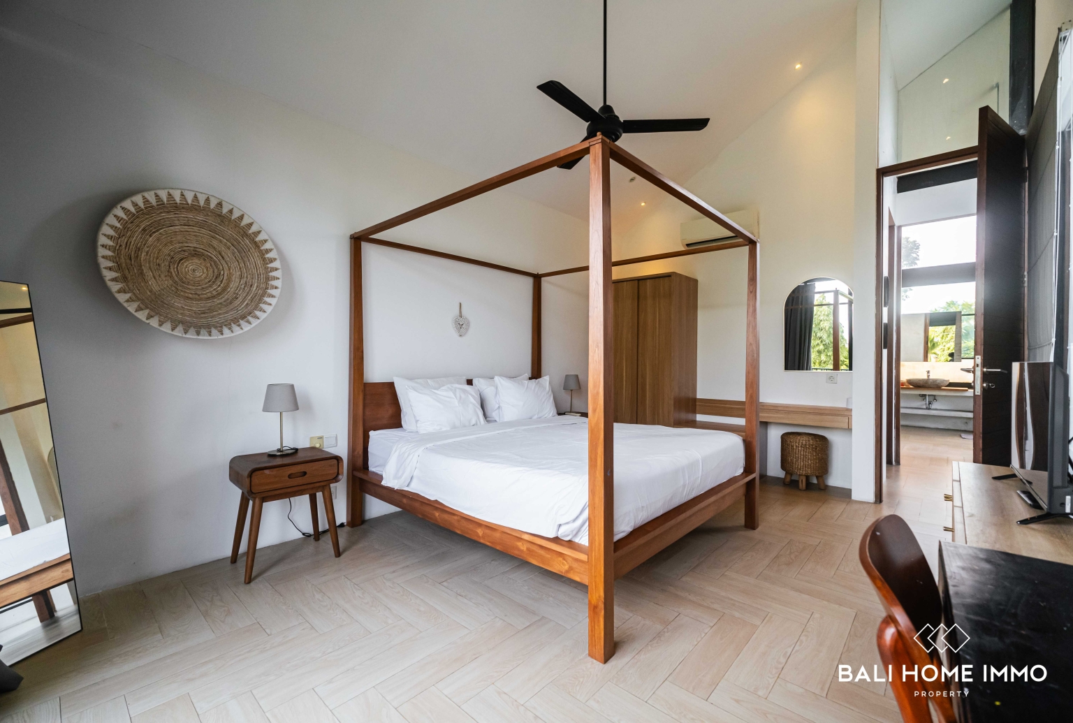 Peaceful 4 Bedroom Villa for Freehold Sale in Berawa Bali view 12