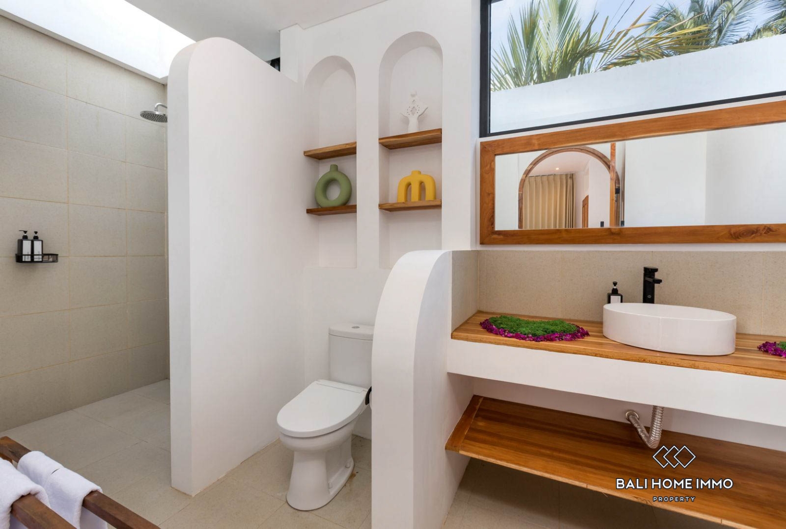 Prestigious 3-Bedroom Modern Tropical Villa For Sale in Pejeng Kawan view 12