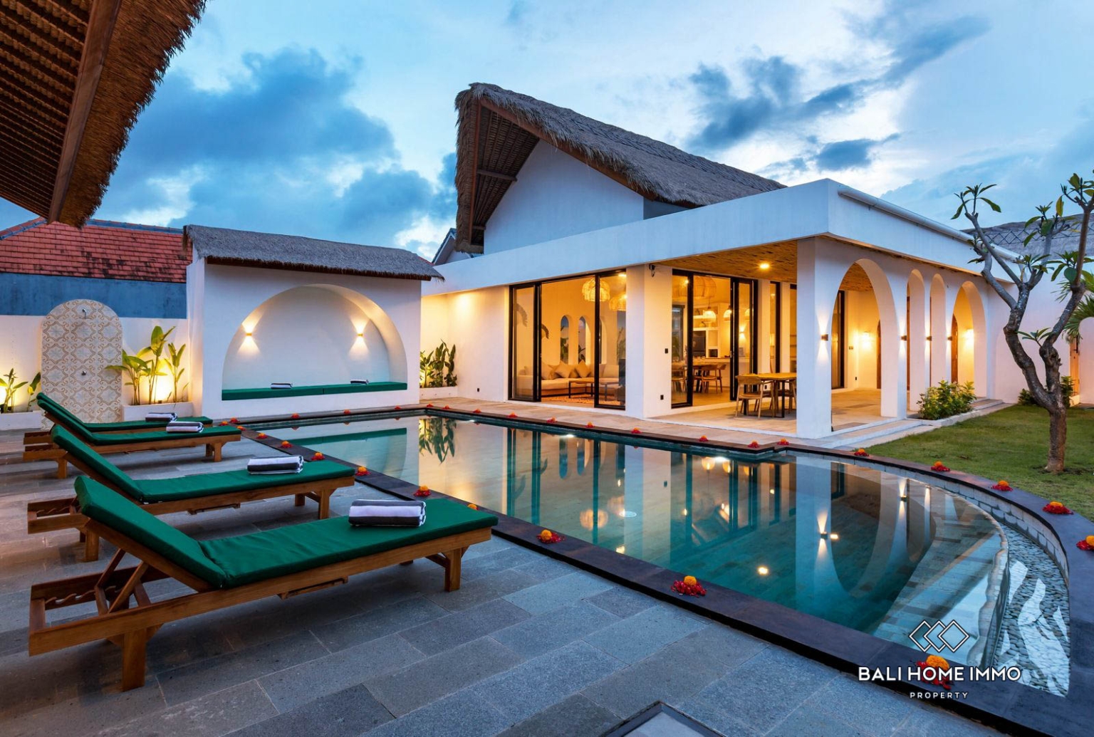 Prestigious 3-Bedroom Modern Tropical Villa For Sale in Pejeng Kawan view 17