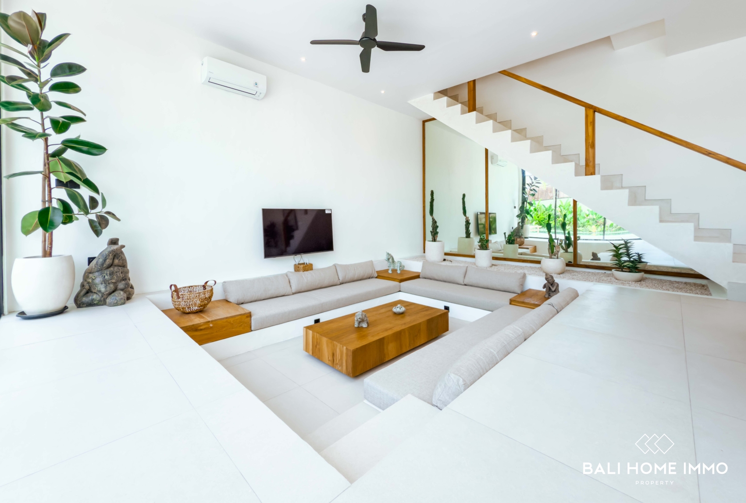 VILLA MEWAH BARU DENGAN 3 KAMAR TIDUR DAN PEMANDANGAN LAUT UNTUK DIJUAL DI NYANG NYANG view 3