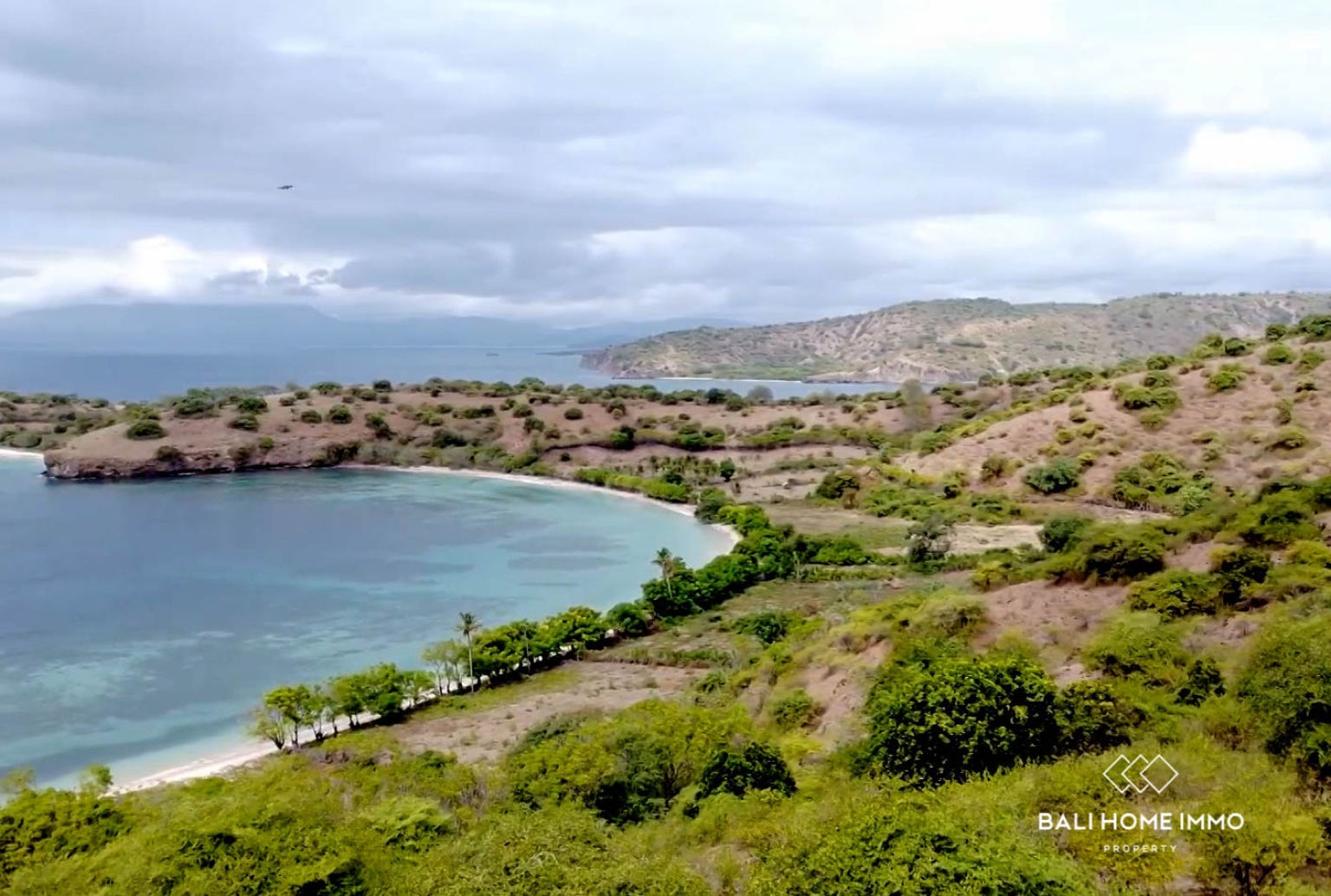 Prime 10-Hectare Beachfront Development Land in Sumbawa view 7