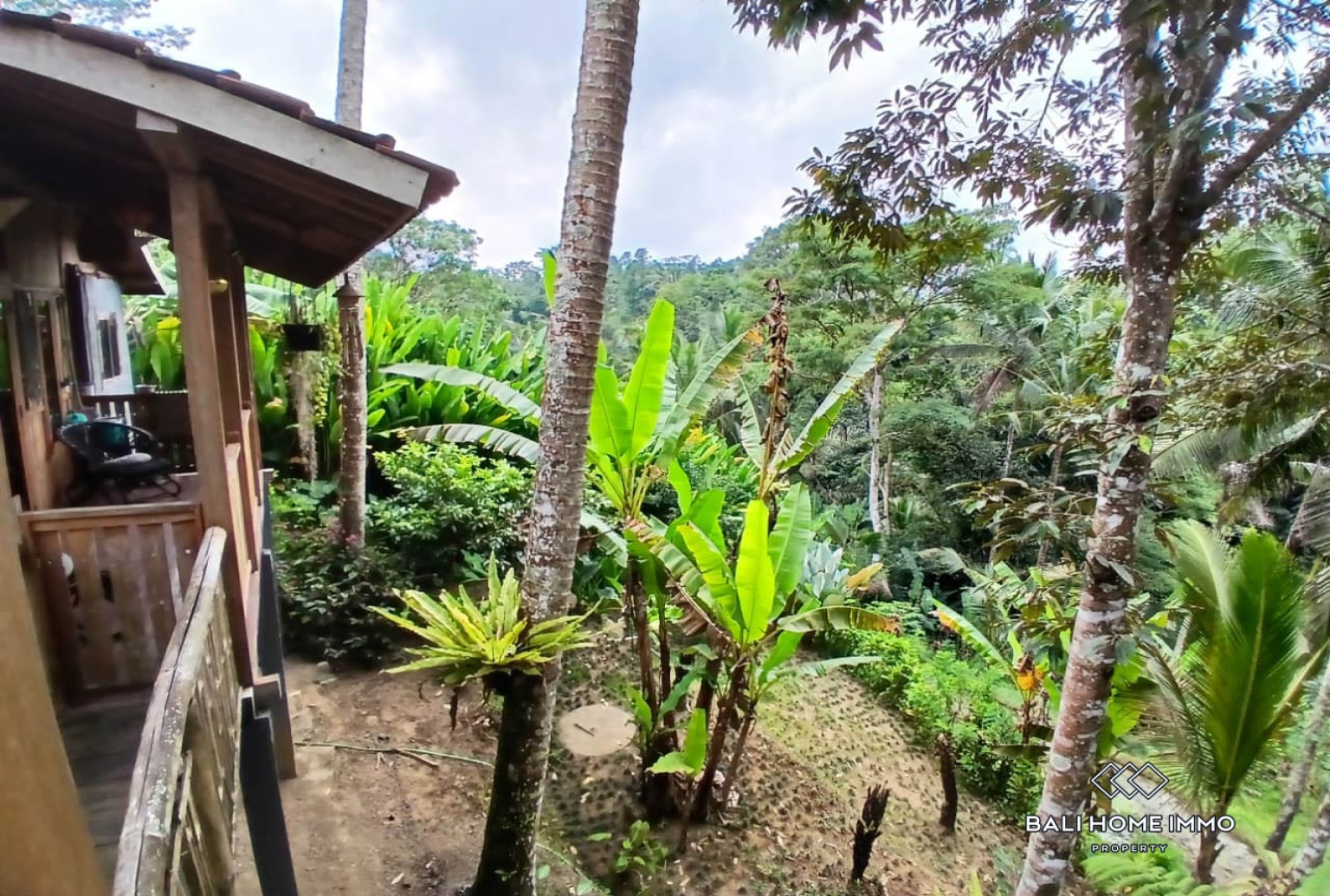 Prime 1500 m² Land with Charming Wooden Joglo  for sale in Bukian, Payangan view 3